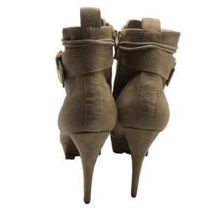 luggy buckle platform booties